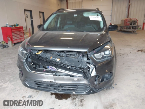 2017 Ford Escape SE with VIN 1FMCU0GD1HUC33119, listed as a IAAI auction lot 41884514 with 99,537 mi miles. Bid and sale history available at carsss.com. Image 6.