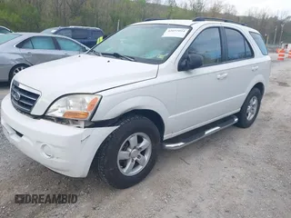 2008 Kia Sorento LX z VIN KNDJC735085785971, wystawiony jako IAAI lot #42092094 z przebiegiem 97 823 mil mil oraz . Historia ofert i sprzedaży dostępna na DreamBid. Obrazek 17.