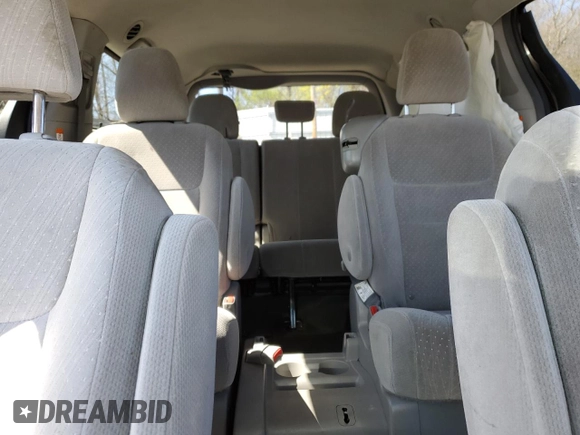 2019 Toyota Sienna LE Auto Access Seat with VIN 5TDKZ3DC5KS008521, listed as a Copart auction lot 53512695 with 147,488 mi miles and Salvage title. Bid and sale history available at DreamBid. Image 10.