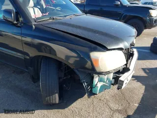 2005 Toyota Highlander with VIN JTEGP21A250083043, listed as a IAAI auction lot 41635028 with 125,277 mi miles. Bid and sale history available at carsss.com. Image 13.