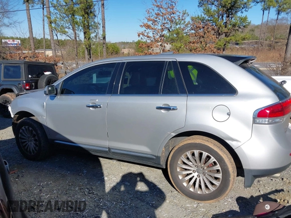 2014 Lincoln MKX z VIN 2LMDJ8JK3EBL15281, wystawiony jako IAAI lot #41600646 z przebiegiem 201 995 mil mil oraz . Historia ofert i sprzedaży dostępna na DreamBid. Obrazek 14.
