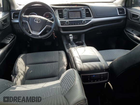2015 Toyota Highlander LE Plus z VIN 5TDZKRFH4FS080198, wystawiony jako Copart lot #59256215 z przebiegiem 80 131 mil mil oraz Nie do naprawy • Non repairable. Historia ofert i sprzedaży dostępna na DreamBid. Obrazek 8.