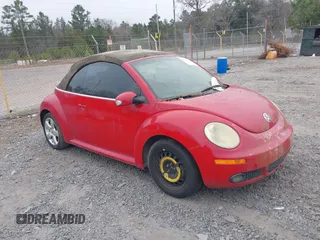 2006 Volkswagen Beetle z VIN 3VWSF31Y06M308527, wystawiony jako IAAI lot #41543725 z przebiegiem 148 624 mil mil oraz . Historia ofert i sprzedaży dostępna na DreamBid. Obrazek 1.