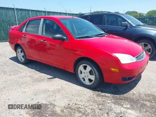 2007 Ford Focus S z VIN 1FAHP34N67W196187, wystawiony jako IAAI lot #42461375 z przebiegiem 211 416 mil mil oraz . Historia ofert i sprzedaży dostępna na DreamBid. Obrazek 1.