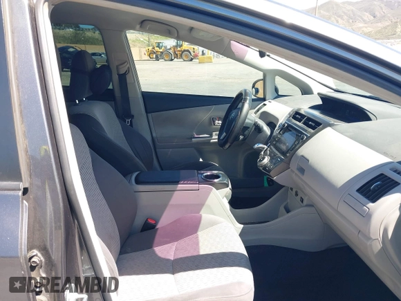 2015 Toyota Prius Two with VIN JTDZN3EU2FJ031520, listed as a IAAI auction lot 41950491 with 174,379 mi miles and . Bid and sale history available at DreamBid. Image 5.