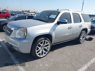 2011 GMC Yukon Denali with VIN 1GKS2EEF3BR350688, listed as a IAAI auction lot 41993776 with 241,941 mi miles. Bid and sale history available at carsss.com. Image 17.