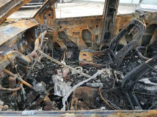 2014 GMC Sierra 1500 SLT z VIN 3GTU2VEC3EG470277, wystawiony jako Copart lot #52968965 z przebiegiem Nie podano mil oraz Szkoda całkowita • Salvage title. Historia ofert i sprzedaży dostępna na DreamBid. Obrazek 7.