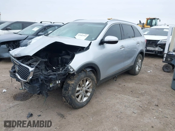 2018 Kia Sorento LX with VIN 5XYPG4A35JG378093, listed as a IAAI auction lot 41602165 with 61,247 mi miles. Bid and sale history available at carsss.com. Image 2.