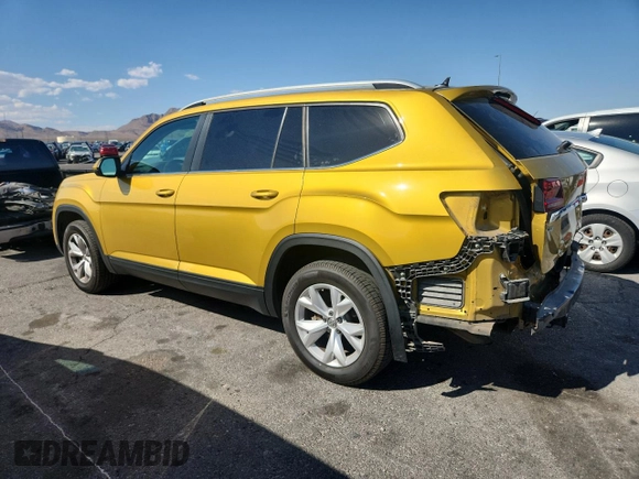2018 Volkswagen Atlas SE with VIN 1V2DR2CA1JC549051, listed as a Copart auction lot 60279295 with 121,063 mi miles and Salvage title. Bid and sale history available at DreamBid. Image 2.