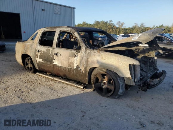 2013 Chevrolet Avalanche LT with VIN 3GNMCFE05DG258673, listed as a Copart auction lot 77433944 with Not Provided miles and Non Repairable. Bid and sale history available at DreamBid. Image 4.