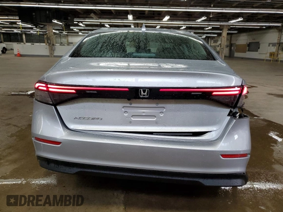 2024 Honda Accord EX z VIN 1HGCY1F38RA040199, wystawiony jako Copart lot #66087855 z przebiegiem 51 390 mil mil oraz Czysty tytuł • Clean title. Historia ofert i sprzedaży dostępna na DreamBid. Obrazek 6.