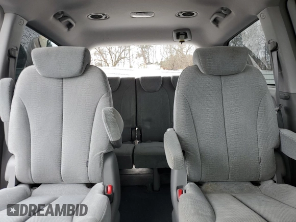 2007 Kia Sedona LX with VIN KNDMB233876171518, listed as a Copart auction lot 44749925 with 60,848 mi miles and Salvage Title. Bid and sale history available at carsss.com. Image 10.