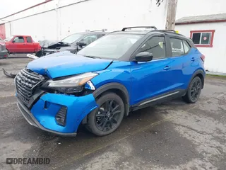 2022 Nissan Kicks SR with VIN 3N1CP5DVXNL507366, listed as a IAAI auction lot 41302567 with 43,268 mi miles. Bid and sale history available at carsss.com. Image 2.