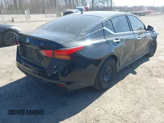 2020 Nissan Altima S z VIN 1N4BL4BV9LC132442, wystawiony jako IAAI lot #41758798 z przebiegiem 75 196 mil mil oraz . Historia ofert i sprzedaży dostępna na DreamBid. Obrazek 4.