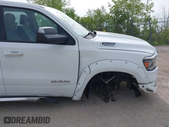 2019 Ram 1500 Big Horn z VIN 1C6SRFFT6KN660091, wystawiony jako IAAI lot #42336804 z przebiegiem 59 162 mil mil oraz . Historia ofert i sprzedaży dostępna na DreamBid. Obrazek 19.