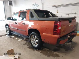 2007 Chevrolet Avalanche LTZ with VIN 3GNFK12397G208005, listed as a IAAI auction lot 42409777 with 246,870 mi miles and . Bid and sale history available at DreamBid. Image 3.