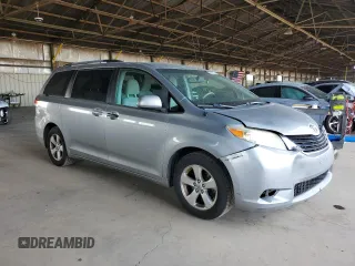 2014 Toyota Sienna LE AAS z VIN 5TDKK3DC6ES455092, wystawiony jako Copart lot #55516435 z przebiegiem 256 846 mil mil oraz Szkoda całkowita • Salvage title. Historia ofert i sprzedaży dostępna na DreamBid. Obrazek 4.