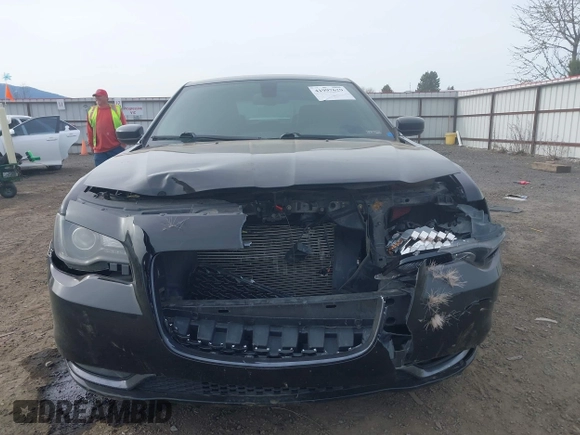 2016 Chrysler 300 with VIN 2C3CCAGG5GH234240, listed as a IAAI auction lot 41997629 with 158,081 mi miles. Bid and sale history available at carsss.com. Image 13.
