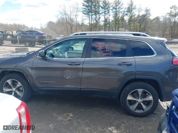 2019 Jeep Cherokee Limited with VIN 1C4PJMDX4KD102214, listed as a IAAI auction lot 41737056 with 58,627 mi miles. Bid and sale history available at carsss.com. Image 14.