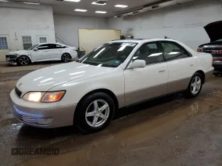 1999 Lexus ES 300 Luxury Sport Sdn with VIN JT8BF28G2X0157932, listed as a Copart auction lot 48250065 with 182,408 mi miles and Clean Title. Bid and sale history available at carsss.com. Image 1.