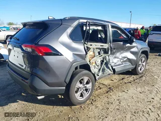 2022 Toyota RAV4 XLE with VIN 2T3W1RFV6NC209679, listed as a IAAI auction lot 41820957 with 25,755 mi miles. Bid and sale history available at carsss.com. Image 4.