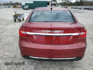 2014 Chrysler 200 Touring z VIN 1C3CCBBB2EN102221, wystawiony jako Copart lot #47847985 z przebiegiem 141 912 mil mil oraz Szkody całkowita. Historia ofert i sprzedaży dostępna na DreamBid. Obrazek 6.