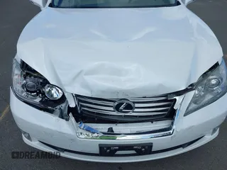 2011 Lexus ES 330 with VIN JTHBK1EG9B2418495, listed as a IAAI auction lot 40247075 with 14,891 mi miles and . Bid and sale history available at carsss.com. Image 6.