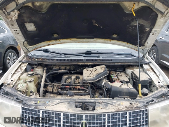 2007 Lincoln MKX with VIN 2LMDU88C27BJ13038, listed as a IAAI auction lot 42342316 with Not provided miles and . Bid and sale history available at DreamBid. Image 10.