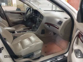 2001 Volvo V70 с VIN YV1SW53D011006843, выставлен на аукционе IAAI как лот 41582749 с пробегом 243 272 миль миль и . История ставок и продаж доступна на DreamBid. Изображение 5.