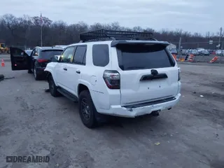 2020 Toyota 4Runner SR5 with VIN JTEBU5JR8L5808865, listed as a IAAI auction lot 41097557 with 55,543 mi miles. Bid and sale history available at carsss.com. Image 3.