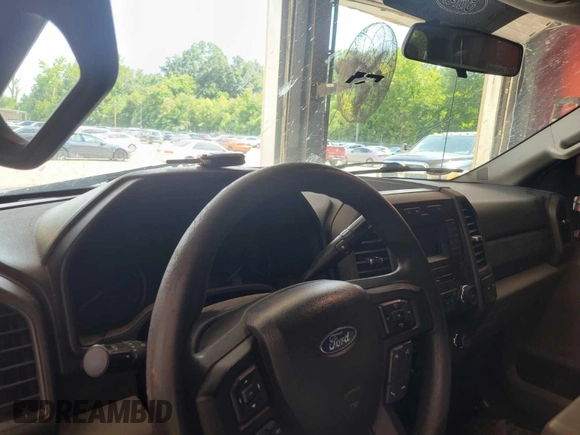 2019 Ford F-250 XL z VIN 1FT7W2BTXKED46997, wystawiony jako IAAI lot #42737714 z przebiegiem 124 075 mil mil oraz . Historia ofert i sprzedaży dostępna na DreamBid. Obrazek 32.