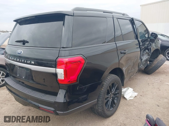2022 Ford Expedition XLT with VIN 1FMJU1HT4NEA56445, listed as a IAAI auction lot 41301003 with 24,996 mi miles. Bid and sale history available at carsss.com. Image 4.