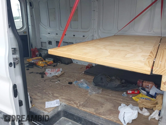 2015 Ford Transit Cargo с VIN 1FTNR2CM6FKA78480, выставлен на аукционе IAAI как лот 42516077 с пробегом 165 424 миль миль и . История ставок и продаж доступна на DreamBid. Изображение 8.