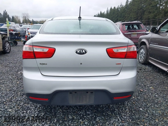 2014 Kia Rio LX with VIN KNADM4A31E6327403, listed as a IAAI auction lot 41915952 with 127,167 mi miles. Bid and sale history available at carsss.com. Image 16.