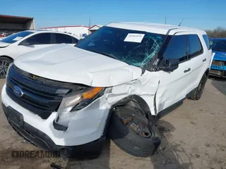 2014 Ford Police Interceptor Utility z VIN 1FM5K8AR0EGC28263, wystawiony jako IAAI lot #41343573 z przebiegiem 192 634 mil mil oraz . Historia ofert i sprzedaży dostępna na DreamBid. Obrazek 17.