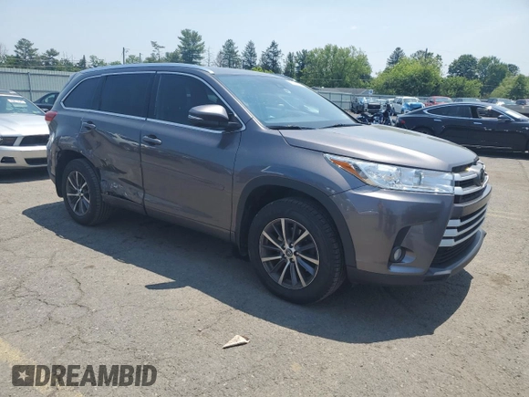 2018 Toyota Highlander SE with VIN 5TDJZRFH4JS875821, listed as a Copart auction lot 60740975 with 106,592 mi miles and Salvage title. Bid and sale history available at DreamBid. Image 4.