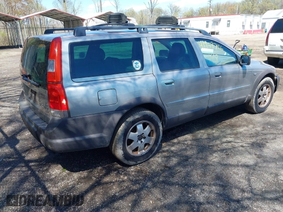 2004 Volvo V70 XC70 with VIN YV1SZ59H241171718, listed as a IAAI auction lot 41958796 with 76,710 mi miles. Bid and sale history available at carsss.com. Image 4.