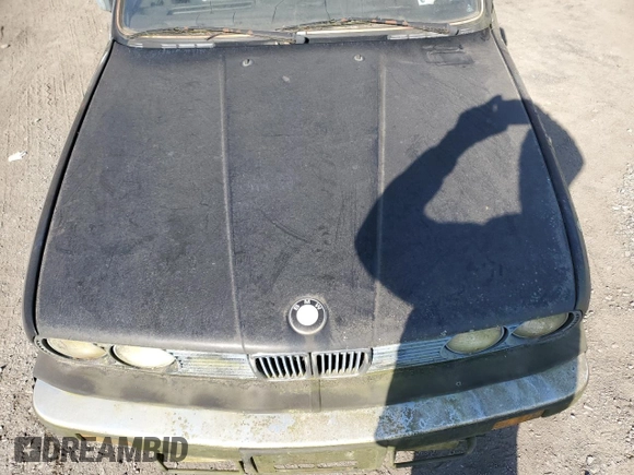 1985 BMW 3 Series 325e z VIN WBAAE6405F0704199, wystawiony jako Copart lot #47845925 z przebiegiem 179 139 mil mil oraz Nie do naprawy • Non repairable. Historia ofert i sprzedaży dostępna na DreamBid. Obrazek 11.