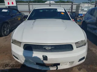 2012 Ford Mustang Premium z VIN 1ZVBP8AM5C5206875, wystawiony jako IAAI lot #42400805 z przebiegiem 178 011 mil mil oraz . Historia ofert i sprzedaży dostępna na DreamBid. Obrazek 12.