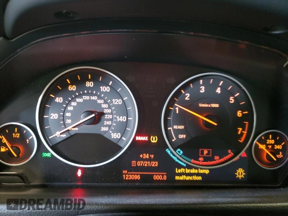 2015 BMW 3 Series 328i xDrive with VIN WBA3B5C5XFF960053, listed as a Copart auction lot 42391185 with 123,096 mi miles and Clean Title. Bid and sale history available at carsss.com. Image 9.