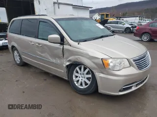 2014 Chrysler Town & Country Touring with VIN 2C4RC1BG2ER212233, listed as a IAAI auction lot 41836648 with 105,034 mi miles. Bid and sale history available at carsss.com. Image 6.