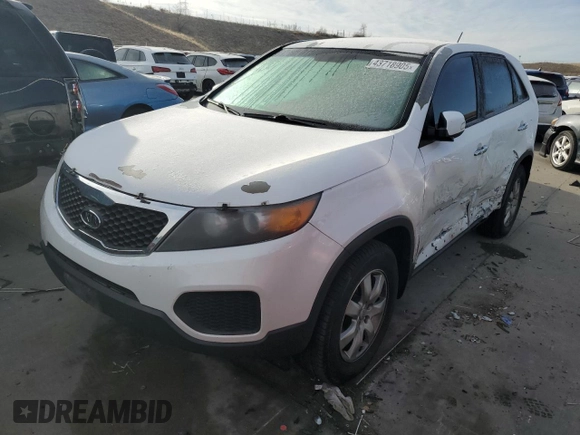 2013 Kia Sorento LX z VIN 5XYKTCA66DG423668, wystawiony jako Copart lot #43718905 z przebiegiem 201 892 mil mil oraz Szkoda całkowita • Salvage title. Historia ofert i sprzedaży dostępna na DreamBid. Obrazek 1.