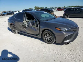 2024 Toyota Camry SE with VIN 4T1T11AK2RU848382, listed as a Copart auction lot 49446675 with 27,992 mi miles and Salvage Title. Bid and sale history available at carsss.com. Image 4.