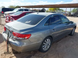 2008 Hyundai Azera Limited with VIN KMHFC46F98A332122, listed as a IAAI auction lot 42039825 with 376,625 mi miles and . Bid and sale history available at DreamBid. Image 4.