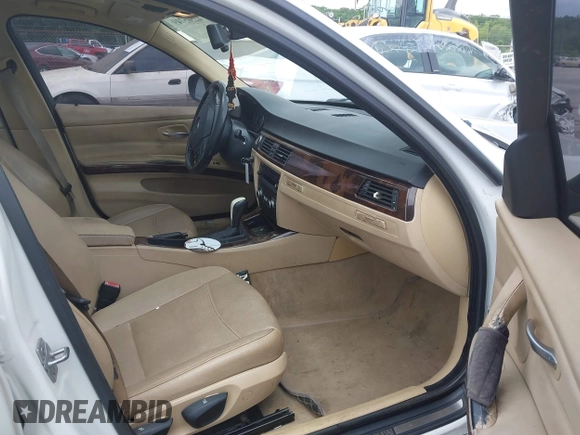 2010 BMW 3 Series 328i with VIN WBAPH7C55AE129957, listed as a IAAI auction lot 42505749 with 170,893 mi miles and . Bid and sale history available at DreamBid. Image 5.