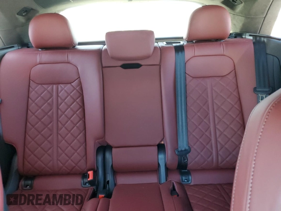 2021 Audi SQ8 Prestige z VIN WA1CWBF19MD017881, wystawiony jako Copart lot #72289762 z przebiegiem 33 906 mil mil oraz . Historia ofert i sprzedaży dostępna na DreamBid. Obrazek 10.