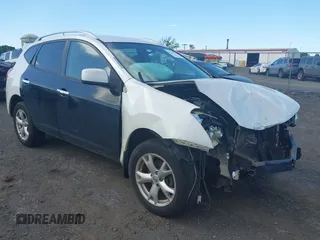 2011 Nissan Rogue SV z VIN JN8AS5MV2BW258638, wystawiony jako IAAI lot #42292134 z przebiegiem 133 536 mil mil oraz . Historia ofert i sprzedaży dostępna na DreamBid. Obrazek 1.