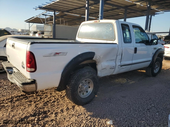1999 Ford Super Duty F-250 XL with VIN 1FTNX21L5XEE86694, listed as a Copart auction lot 41697885 with 153,948 mi miles and Salvage Title. Bid and sale history available at carsss.com. Image 3.