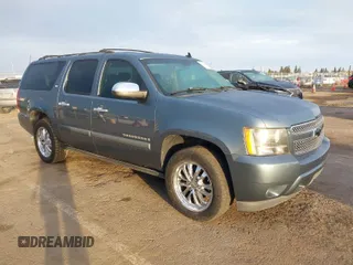 2008 Chevrolet Suburban LTZ with VIN 3GNFK16308G140995, listed as a IAAI auction lot 41720903 with 260,001 mi miles. Bid and sale history available at carsss.com. Image 1.