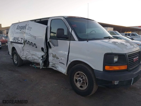 2003 GMC Savana Cargo Van Y3H Paratransit with VIN 1GTHG39U531108313, listed as a IAAI auction lot 40742517 with 126,065 mi miles. Bid and sale history available at carsss.com. Image 1.